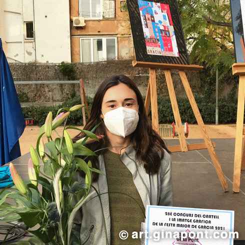 Fui la 3er finalista del concurso de la imagen del festival 2021 en Gràcia. Refleja que la situación de pandemia no detendrá la fiesta local, por eso los vecinos siguen decorando las calles pero desde casa.