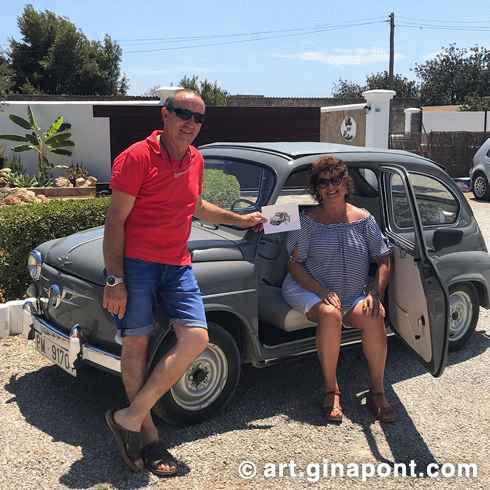 Cárdenas family have a mechanic's shop and are passionated about iconic cars. They decided to order a drawing of their Seat 600. A classic!